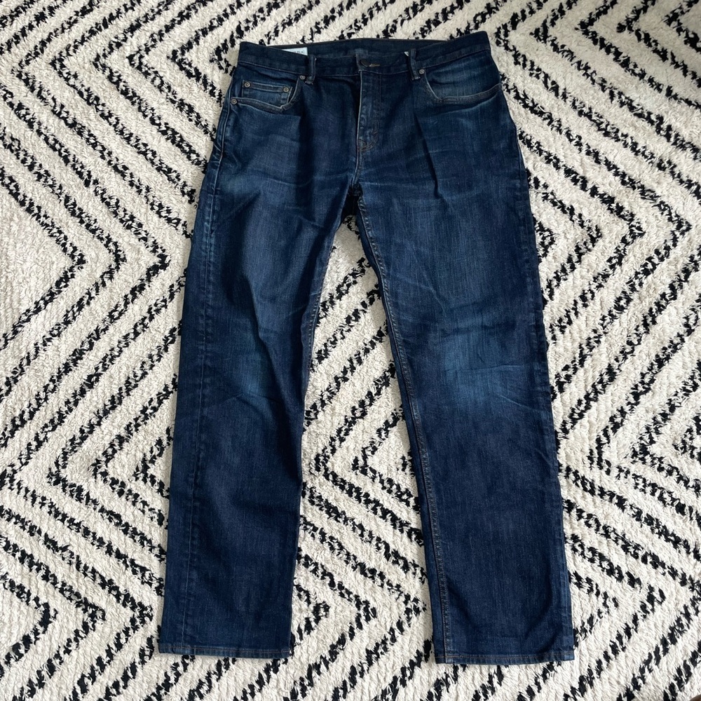 Banana Republic Men’s straight jeans - Picture 3 of 8